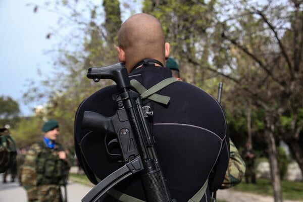 Η στρατιωτική παρέλαση της Αθήνας για την 25η Μαρτίου - ΦΩΤΟΓΡΑΦΙΕΣ
