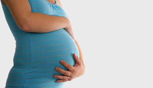 Εγκυμοσύνη και ibuprofen: Η λήψη από τη μητέρα ίσως επηρεάσει την κόρη