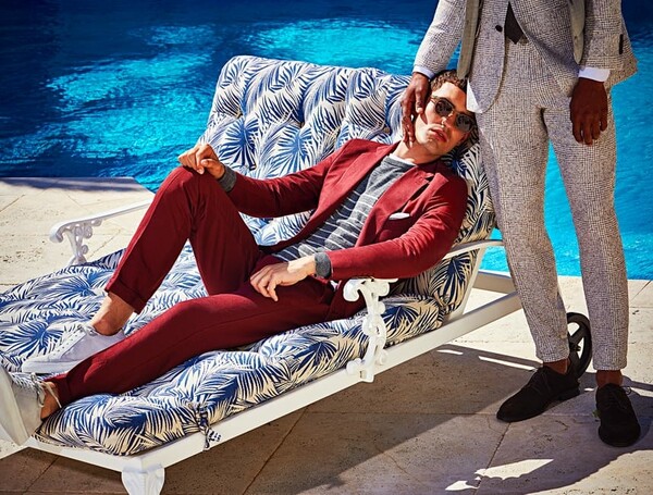 Η Suitsupply έβαλε στη νέα της καμπάνια άντρες μοντέλα να φιλιούνται και οι αντιδράσεις ήταν τεράστιες