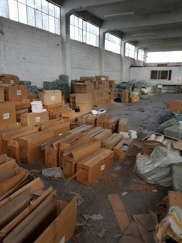 Αποθήκη με χιλιάδες προϊόντα «μαϊμού» στον Ασπρόπυργο - Τι θα «έριχνε» στην αγορά το κύκλωμα