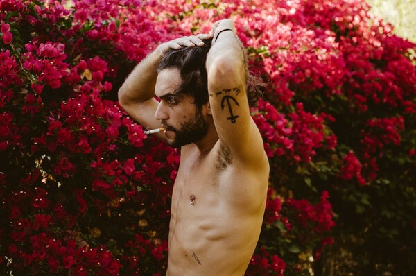 Ο Gianfranco φωτογραφίζει άντρες χωρίς «προφανή ομορφιά» επειδή η αρρενωπότητα δεν είναι μόνο macho (NSFW)
