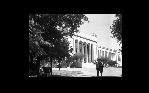 Η Αθήνα, 20 χρόνια πριν, ακολουθώντας τον Fred Boissonnas