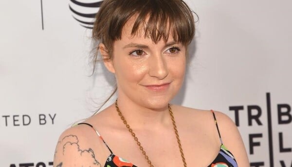 Η Lena Dunham αποκάλυψε πως προχώρησε σε ολική υστερεκτομή