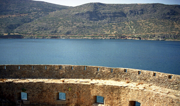 Σπιναλόγκα: Πώς η «φυλακή» των λεπρών έγινε το πρώτο σε επισκεψιμότητα νησάκι της Κρήτης