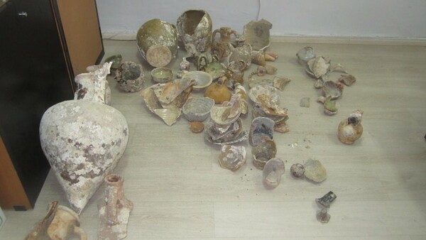 Συνελήφθη 45χρονος που έκρυβε αρχαιολογικό θησαυρό στο σπίτι του στην Ηγουμενίτσα
