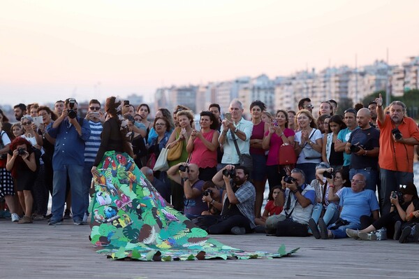 Η διαφορετική πασαρέλα με ρούχα από ανακυκλώσιμα υλικά επέστρεψε στη Θεσσαλονίκη