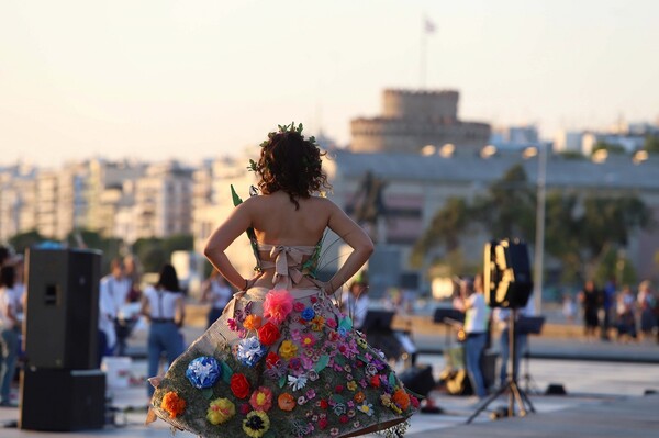 Η διαφορετική πασαρέλα με ρούχα από ανακυκλώσιμα υλικά επέστρεψε στη Θεσσαλονίκη