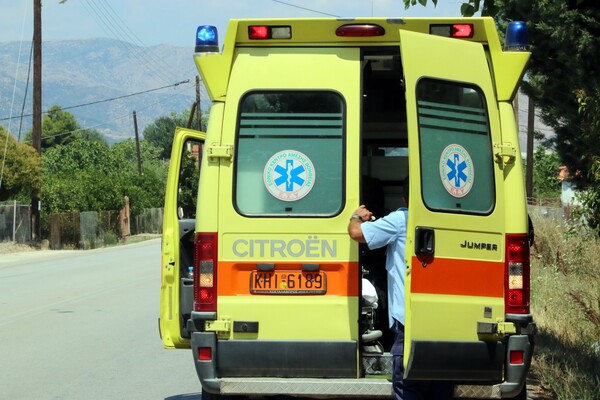 Ένας νεκρός και μία τραυματίας σε τροχαίο στα Χανιά - Το ΙΧ έπεσε πάνω σε τοίχο