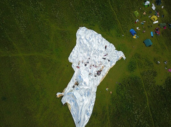 Ρώσος καλλιτέχνης θέλει να κατασκευάσει μία τεράστια «κουβέρτα» της NASA για το φεστιβάλ Burning Man