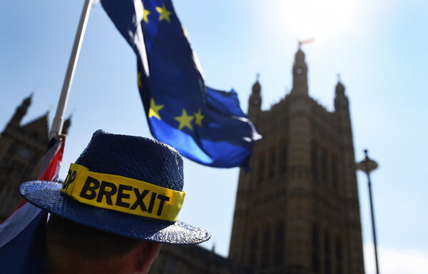 Βρετανία: Βουλευτές ζήτησαν αύξηση της κοινοβουλευτικής αποζημίωσης λόγω Brexit