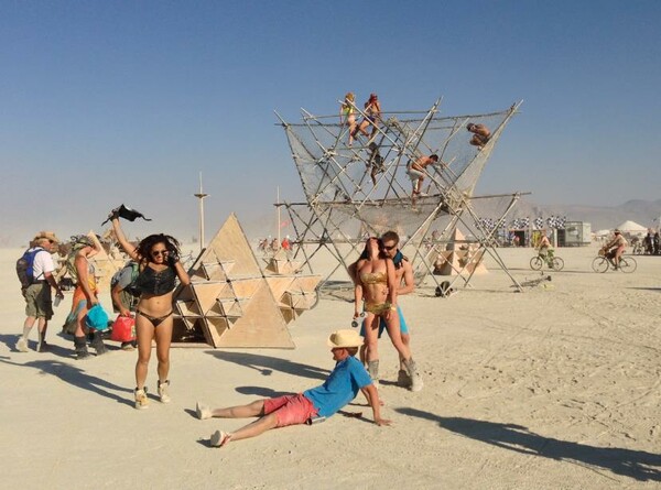 To θρυλικό Burning Man ξεκινά, αλλά φέτος κάτι έχει αλλάξει δραματικά στο φεστιβάλ