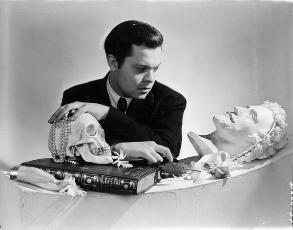 Cecil Beaton: Ο πολυτάλαντος δανδής που εστίασε στις μεγαλύτερες προσωπικότητες του 20ου αιώνα