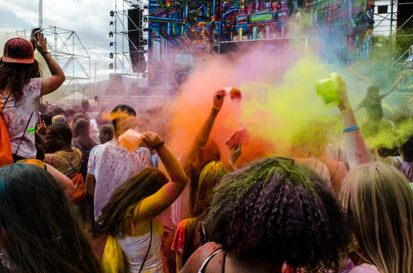 Colour Day Festival 2018: Μουτζουρωθήκαμε στο πιο πολύχρωμο πάρτι της Αθήνας (ΕΙΚΟΝΕΣ)