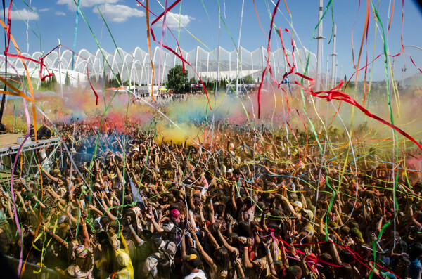 Colour Day Festival 2018: Μουτζουρωθήκαμε στο πιο πολύχρωμο πάρτι της Αθήνας (ΕΙΚΟΝΕΣ)