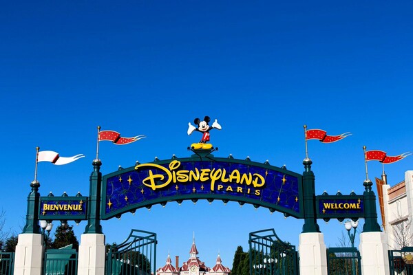 Μαζική δηλητηρίαση από πισίνα - Συνέβη στην Disneyland στο Παρίσι