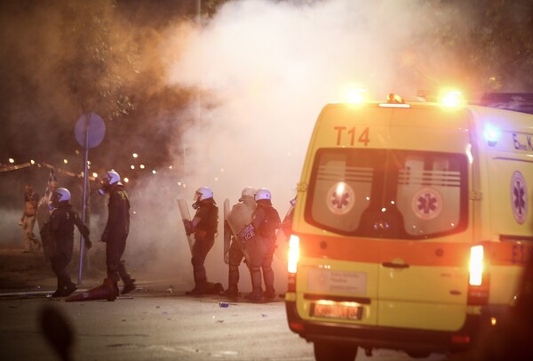 ΕΚΑΒ: 60 άτομα δέχθηκαν πρώτες βοήθειες στα επεισόδια της Θεσσαλονίκης