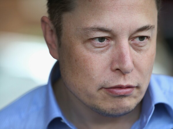 Το «παιδόφιλος» του Έλον Μασκ έχει ενοχλήσει τους επενδυτές της Tesla - Απαιτούν να ζητήσει συγγνώμη