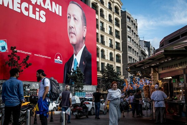Καταρρέει η τουρκική λίρα - Σε ιστορικό χαμηλό σήμερα