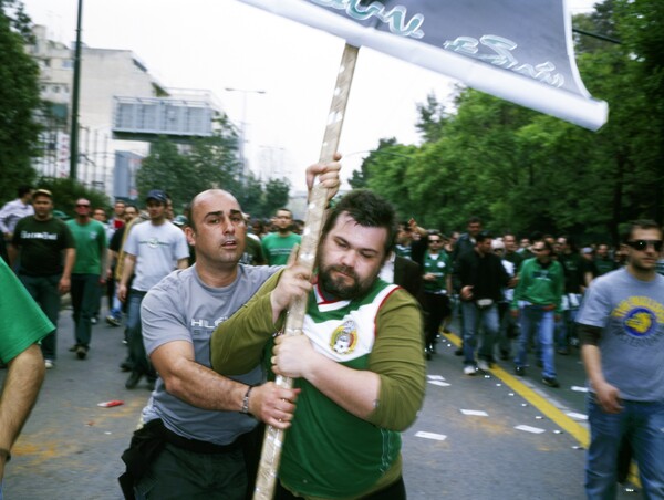 "Πούλα και φύγε!" 20.000 οπαδοί του ΠΑΟ ζητούν να φύγουν οι Βαρδινογιάννηδες (2008)