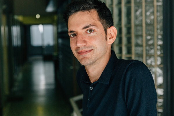 Αντώνης Καλογερόπουλος, ερευνητής του Ινστιτούτου Reuters/ Το μέλλον ανήκει στα ποιοτικά ΜΜΕ