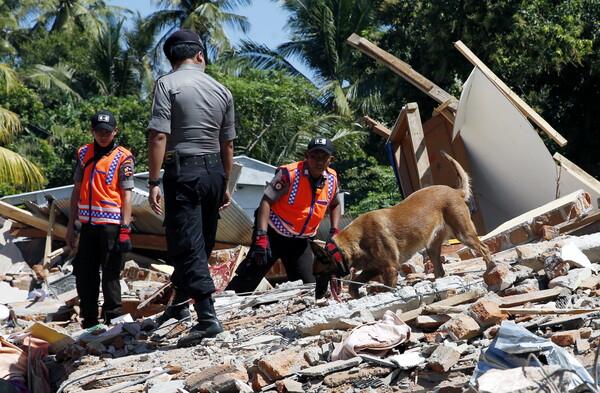 Στους 164 οι νεκροί του φονικού σεισμού στην Ινδονησία
