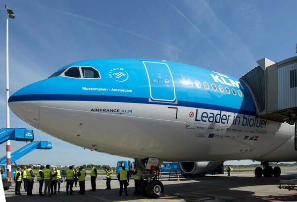 Πανικός σε πτήση της KLM λόγω επιθετικού επιβάτη - Το αεροπλάνο προσγειώθηκε με συνοδεία F-16