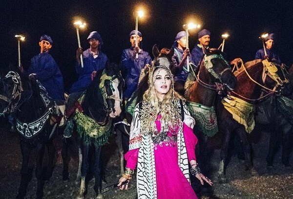 Η Μαντόνα έσβησε κεράκια στην έρημο του Μαρόκο μαζί με διάσημους φίλους της