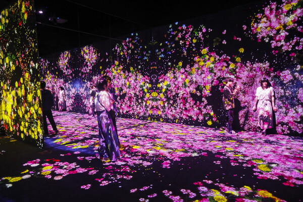 Το πρώτο εξ ολοκλήρου ψηφιακό, ψυχεδελικό μουσείο τέχνης άνοιξε στο Τόκιο