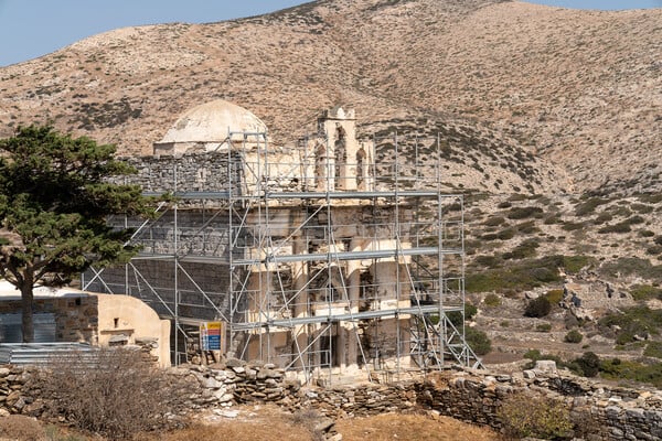 Η Νεικώ της Σικίνου στο μικροσκόπιο - Τι λέει ο Έφορος Αρχαιοτήτων Κυκλάδων για το σπάνιο ταφικό εύρημα