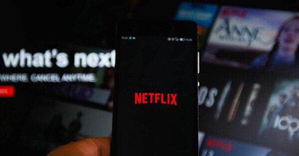 Να τι σημαίνει κόλλημα με το Netflix - Καταναλώνει το 15% του παγκόσμιου bandwidth