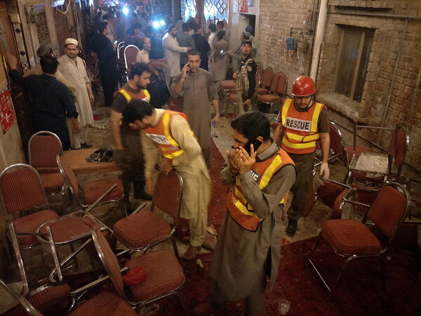 Πακιστάν: Τουλάχιστον 12 νεκροί από επίθεση βομβιστή-καμικάζι σε προεκλογική συγκέντρωση
