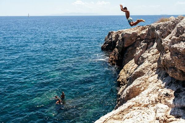 Όλες οι παραλίες της Αττικής που πρέπει να ξέρεις (και με συντεταγμένες gps)