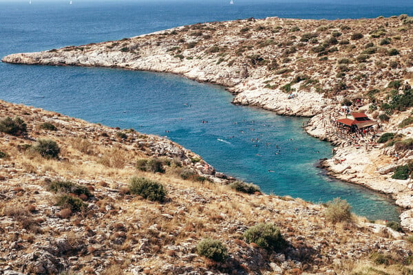 Όλες οι παραλίες της Αττικής που πρέπει να ξέρεις (και με συντεταγμένες gps)