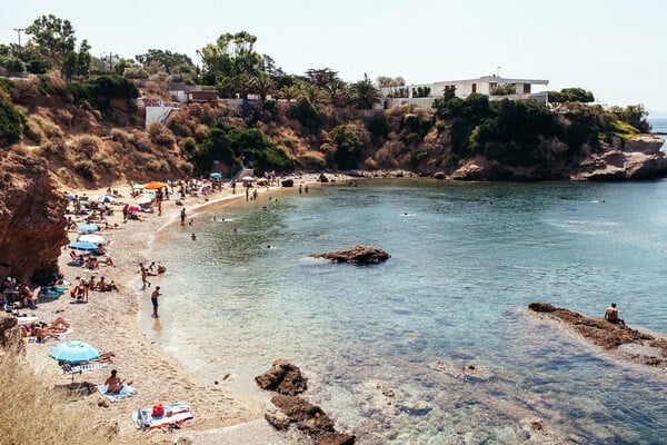 Όλες οι παραλίες της Αττικής που πρέπει να ξέρεις (και με συντεταγμένες gps)