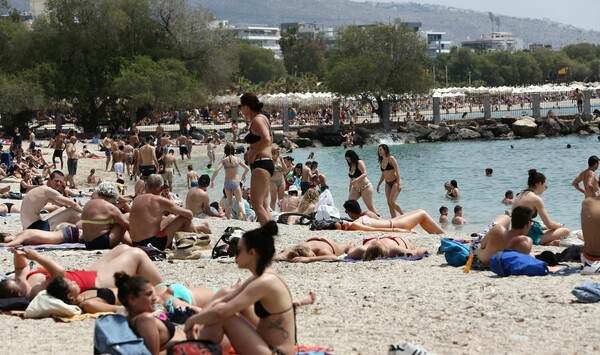 Τελικά, πόσο καθαρές είναι οι παραλίες του Σαρωνικού μετά τη ρύπανση;