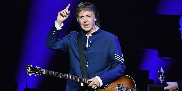 Ο θρυλικός Sir Paul McCartney στη Μύκονο - BINTEO