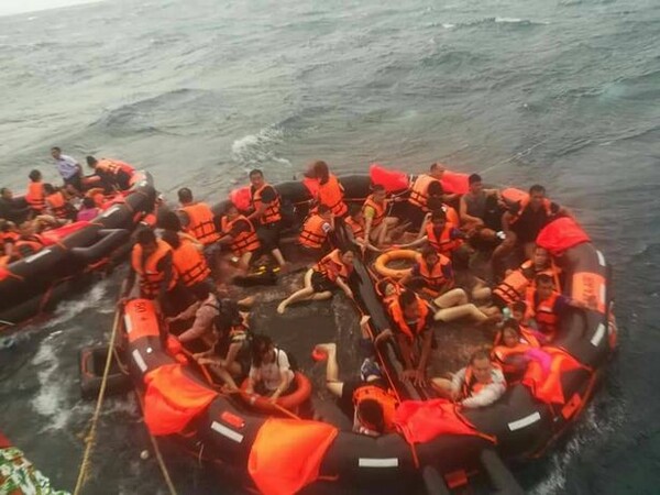 Ταϊλάνδη: Σκάφος γεμάτο τουρίστες βυθίστηκε ανοιχτά του Πουκέτ- Ένας νεκρός και 53 αγνοούμενοι