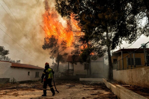 Μαρτυρία αστυνομικού στο Μάτι: Κάποιοι δεν κάηκαν από τις φλόγες, έλιωσαν