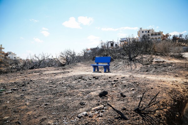 «Έριξα πάνω μου ένα κουβά νερό και έτσι σώθηκα» - Η μαρτυρία του άντρα που τράβηξε το σοκαριστικό βίντεο στο Ν. Βουτζά