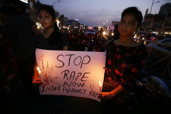 Πέντε ακτιβίστριες κατά του trafficking έπεσαν θύματα ομαδικού βιασμού στην Ινδία