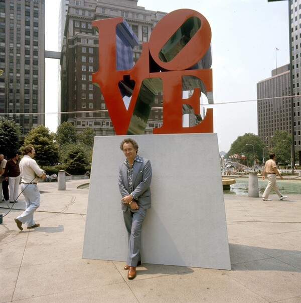 Ο Robert Indiana, ο καλλιτέχνης του πασίγνωστου LOVE, πέθανε στα 89 του