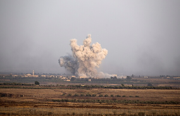 Βομβαρδισμοί στην Ιντλίμπ από ρωσικά και συριακά μαχητικά αεροσκάφη