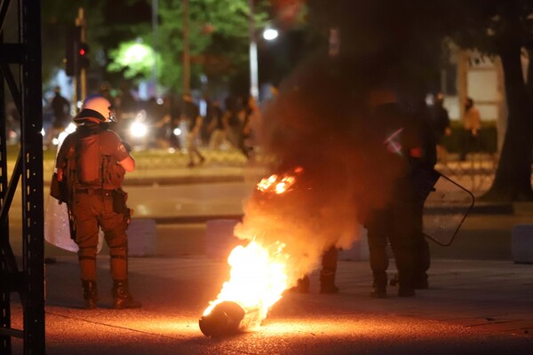 Τέσσερις προσαγωγές στη Θεσσαλονίκη - 3,5 ώρες διήρκεσαν τα επεισόδια