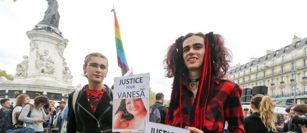 Οργή για τη δολοφονία της transgender ιερόδουλης στο Παρίσι - Oι διαδηλώσεις συνεχίζονται