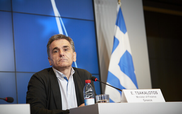 Ο Τσακαλώτος απαντά στα σχόλια περί εξαφάνισής του μετά το Eurogroup