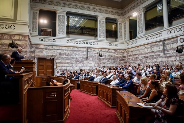 Η Ένωση Κεντρώων ζητά έκτακτη σύγκληση της ολομέλειας της Βουλής για την τραγωδία στο Μάτι