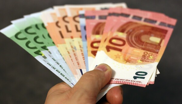 Επίδομα 534 ευρώ: Οι νέες κατηγορίες εργαζομένων που θα το λάβουν
