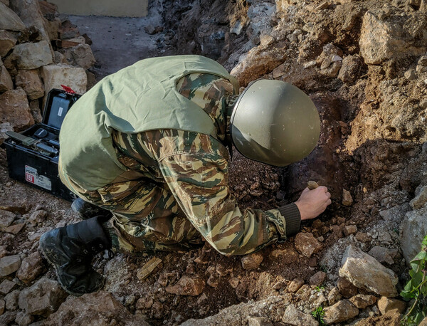 Ασπρόπυργος: Βρήκαν βόμβα του Β’ Παγκοσμίου Πολέμου