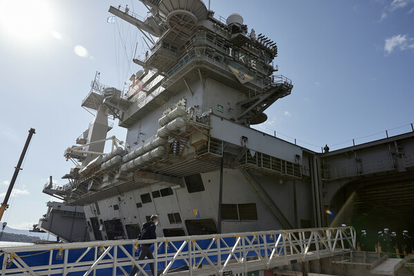 Ο Μητσοτάκης στο USS Dwight D.Eisenhower - Φωτογραφίες από το αεροπλανοφόρο