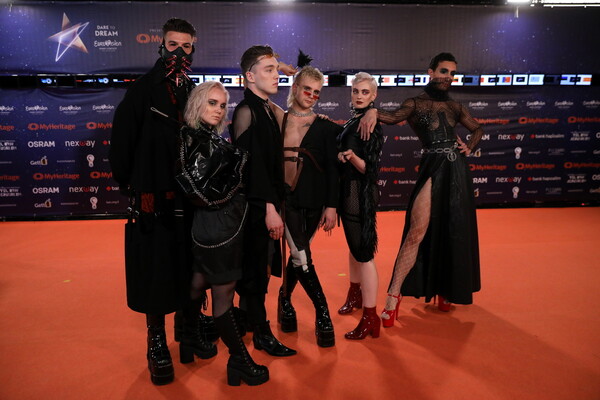 Eurovision 2019: H Κατερίνα Ντούσκα, η Φουρέιρα και η Τάμτα (με πανύψηλα παπούτσια) στην τελετή έναρξης